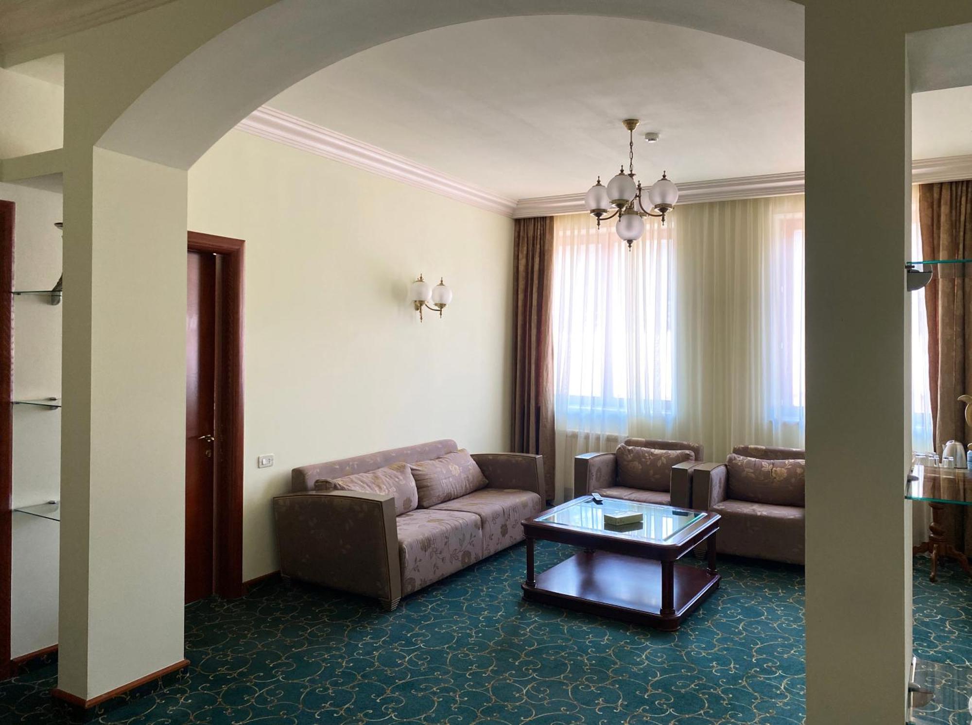 Hotel Russia Tsaghkadzor Esterno foto